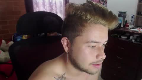 JOHAN independient model online show from October 2025 02:30:01 PM