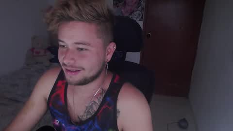 JOHAN independient model online show from December 2025 03:43:01 PM