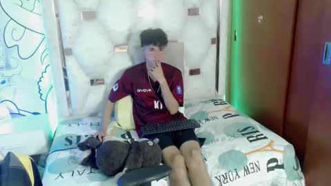 johnny_cagee online show from November 2025 04:18:02 AM