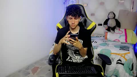 johnny_cagee online show from November 2025 04:44:02 AM