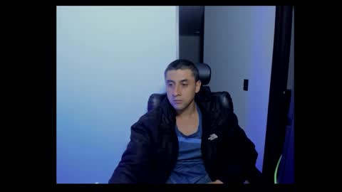 Snapshot of johnny_seens1 chatting on November 2025 12:21:01 AM Johnny online show from November 2025 12:21:01 AM