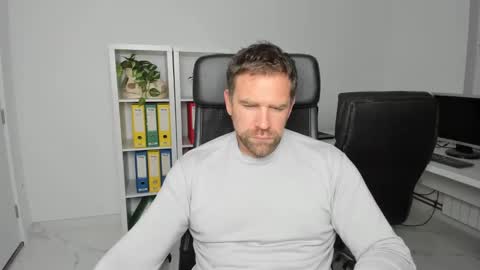 johnnydough82 online show from December 2024 04:54:02 AM