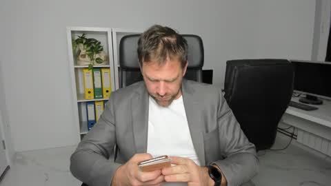 johnnydough82 online show from December 2024 05:53:02 AM