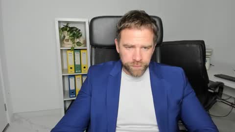 johnnydough82 online show from December 2024 05:23:02 AM