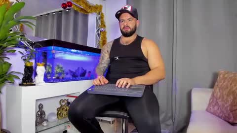 Snapshot of johnnygrayson_ chatting on December 2024 10:08:02 PM JOHNNY online show from December 2024 10:08:02 PM