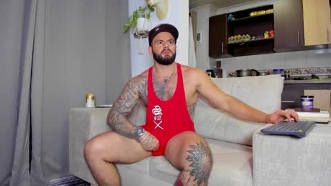 Snapshot of johnnygrayson_ chatting on December 2024 11:45:01 PM JOHNNY online show from December 2024 11:45:01 PM