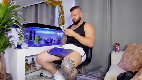 Snapshot of johnnygrayson_ chatting on December 2024 11:16:01 PM JOHNNY online show from December 2024 11:16:01 PM