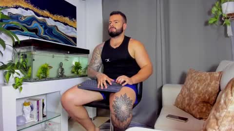 Snapshot of johnnygrayson_ chatting on January 2025 11:08:01 PM JOHNNY online show from January 2025 11:08:01 PM