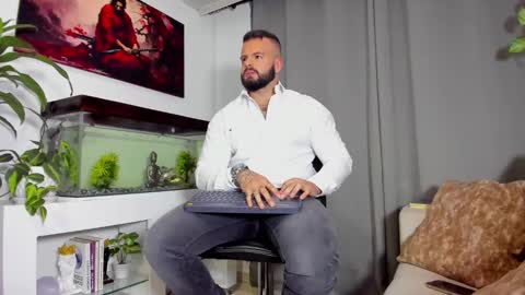 Snapshot of johnnygrayson_ chatting on February 2025 11:26:01 PM JOHNNY online show from February 2025 11:26:01 PM