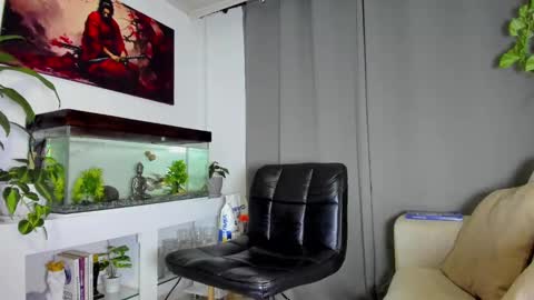 Snapshot of johnnygrayson_ chatting on February 2025 10:54:01 PM JOHNNY online show from February 2025 10:54:01 PM