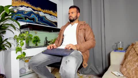 Snapshot of johnnygrayson_ chatting on February 2025 12:25:01 AM JOHNNY online show from February 2025 12:25:01 AM