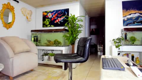 Snapshot of johnnygrayson_ chatting on March 2025 02:17:01 AM JOHNNY online show from March 2025 02:17:01 AM