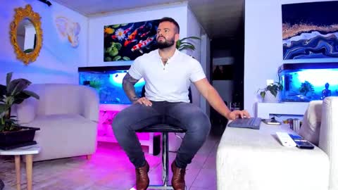 Snapshot of johnnygrayson_ chatting on March 2025 01:42:02 AM JOHNNY online show from March 2025 01:42:02 AM