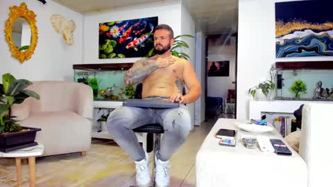 Snapshot of johnnygrayson_ chatting on March 2025 09:29:01 PM JOHNNY online show from March 2025 09:29:01 PM