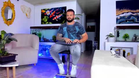 Snapshot of johnnygrayson_ chatting on March 2025 04:05:02 AM JOHNNY online show from March 2025 04:05:02 AM