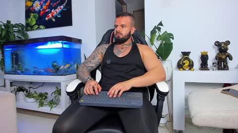 Snapshot of johnnygrayson_ chatting on September 2025 01:49:01 AM JOHNNY online show from September 2025 01:49:01 AM