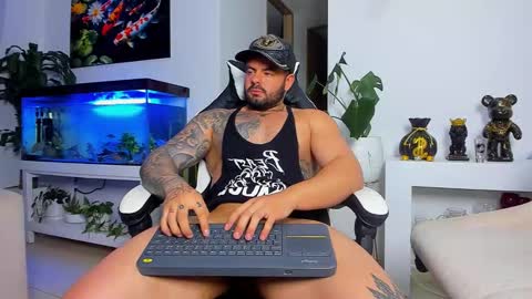 Snapshot of johnnygrayson_ chatting on September 2025 11:42:01 PM JOHNNY online show from September 2025 11:42:01 PM