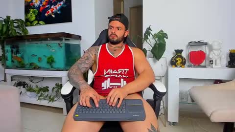 Snapshot of johnnygrayson_ chatting on October 2025 02:09:02 AM JOHNNY online show from October 2025 02:09:02 AM