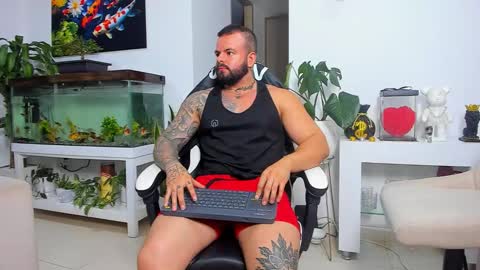 Snapshot of johnnygrayson_ chatting on October 2025 12:55:01 AM JOHNNY online show from October 2025 12:55:01 AM