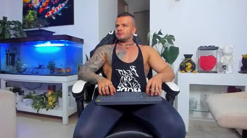 Snapshot of johnnygrayson_ chatting on October 2025 12:02:02 AM JOHNNY online show from October 2025 12:02:02 AM