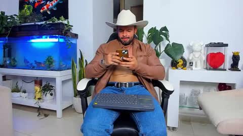 Snapshot of johnnygrayson_ chatting on November 2025 12:20:02 AM JOHNNY online show from November 2025 12:20:02 AM