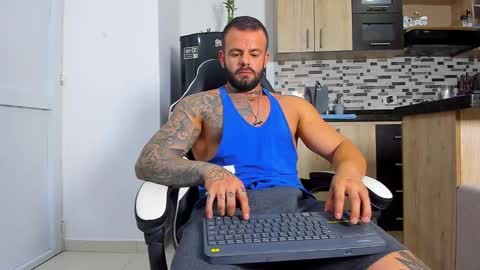 Snapshot of johnnygrayson_ chatting on November 2025 11:37:01 PM JOHNNY online show from November 2025 11:37:01 PM