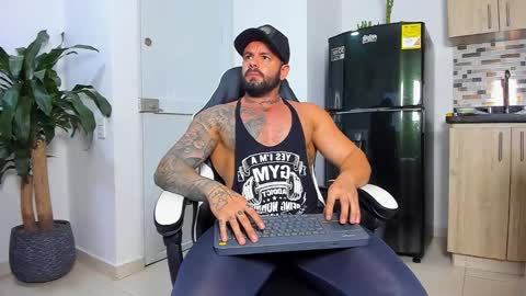 Snapshot of johnnygrayson_ chatting on November 2025 11:18:01 PM JOHNNY online show from November 2025 11:18:01 PM