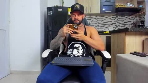 Snapshot of johnnygrayson_ chatting on November 2025 12:36:01 AM JOHNNY online show from November 2025 12:36:01 AM