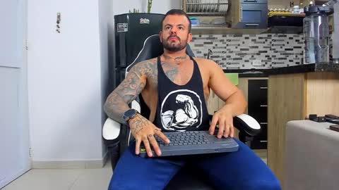 Snapshot of johnnygrayson_ chatting on December 2025 12:15:02 AM JOHNNY online show from December 2025 12:15:02 AM