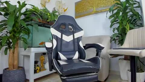 JOHNNY online show from April 2026 02:04:02 AM