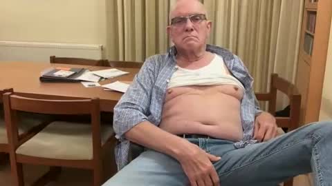 johnsenior41 online show from November 2025 07:27:01 PM