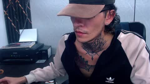 Snapshot of johnsonisaac94_ chatting on February 2025 05:31:02 AM johnsonisaac94  online show from February 2025 05:31:02 AM