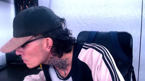 Snapshot of johnsonisaac94_ chatting on February 2025 05:29:02 AM johnsonisaac94  online show from February 2025 05:29:02 AM