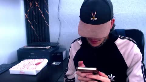 Snapshot of johnsonisaac94_ chatting on February 2025 04:30:02 AM johnsonisaac94  online show from February 2025 04:30:02 AM