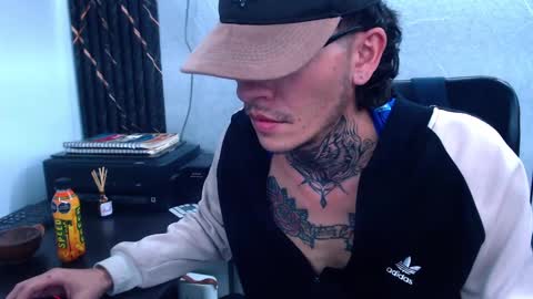 Snapshot of johnsonisaac94_ chatting on February 2025 08:27:02 AM johnsonisaac94  online show from February 2025 08:27:02 AM