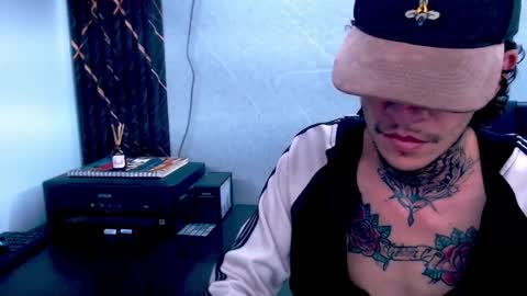 Snapshot of johnsonisaac94_ chatting on February 2025 08:33:01 AM johnsonisaac94  online show from February 2025 08:33:01 AM