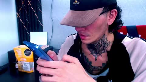 Snapshot of johnsonisaac94_ chatting on February 2025 07:15:01 AM johnsonisaac94  online show from February 2025 07:15:01 AM