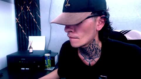 Snapshot of johnsonisaac94_ chatting on February 2025 04:44:02 AM johnsonisaac94  online show from February 2025 04:44:02 AM