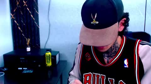 Snapshot of johnsonisaac94_ chatting on February 2025 04:29:01 AM johnsonisaac94  online show from February 2025 04:29:01 AM