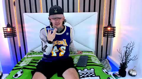 Snapshot of johnsonisaac94_ chatting on March 2025 02:14:02 AM johnsonisaac94  online show from March 2025 02:14:02 AM