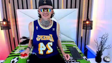 Snapshot of johnsonisaac94_ chatting on March 2025 05:18:02 AM johnsonisaac94  online show from March 2025 05:18:02 AM