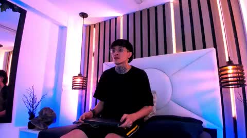 Snapshot of johnsonisaac94_ chatting on September 2025 12:25:01 AM johnsonisaac94  online show from September 2025 12:25:01 AM