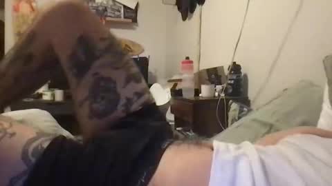 johntizzz online show from December 2025 01:35:01 AM