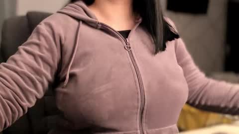 Jolene online show from March 2025 05:07:01 PM