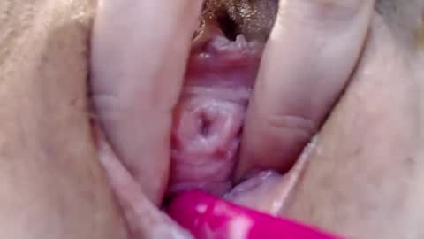 Snapshot of jolieeyes chatting on January 2025 06:17:01 AM JolieEyes online show from January 2025 06:17:01 AM