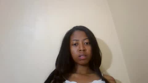 joliekah27 online show from November 2025 07:30:01 PM