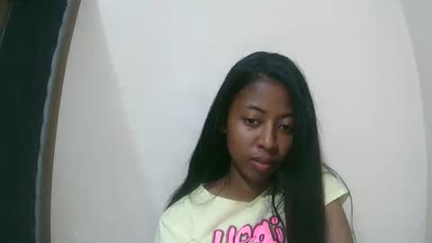 joliekah27 online show from December 2025 05:47:01 AM