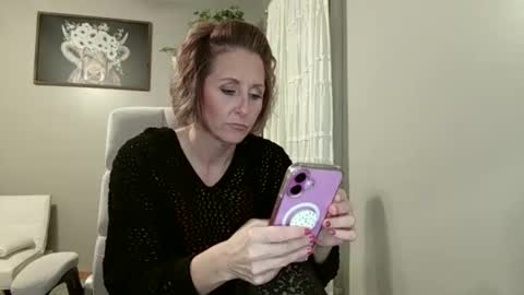 Jolie online show from November 2025 02:43:02 AM