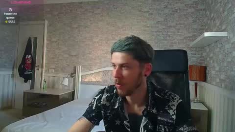 Snapshot of jonahshaw chatting on June 2026 04:07:02 AM JonahShaw online show from June 2026 04:07:02 AM
