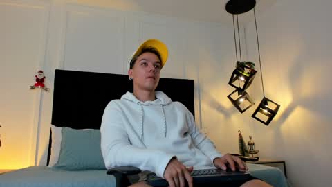 Jonathan Danielss  online show from December 2024 11:44:01 AM